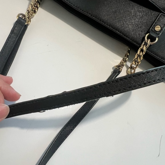 MICHAEL KORS Medium CHAIN LOGO
SHOULDER BAG - Picture 10 of 15